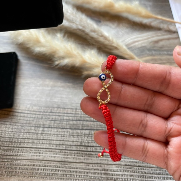 NWOT : Evil Eye Red Bracelet- - Picture 5 of 6